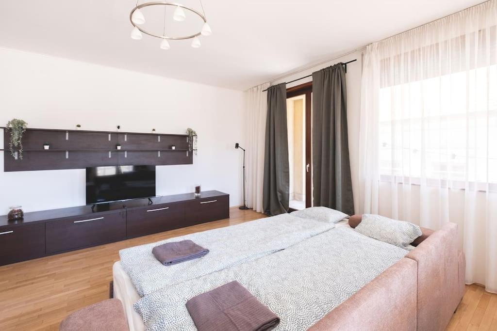 Ferienwohnung Bright Downtown Balcony Retreat Budapest Exterior foto