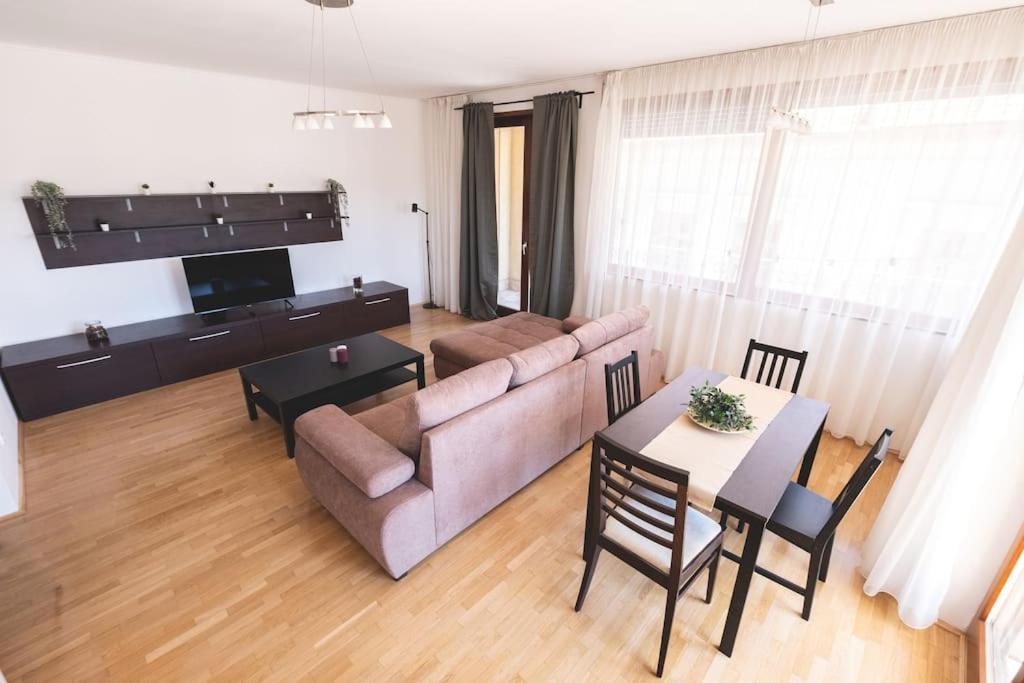 Ferienwohnung Bright Downtown Balcony Retreat Budapest Exterior foto