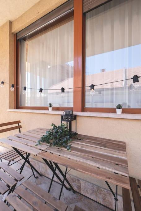 Ferienwohnung Bright Downtown Balcony Retreat Budapest Exterior foto