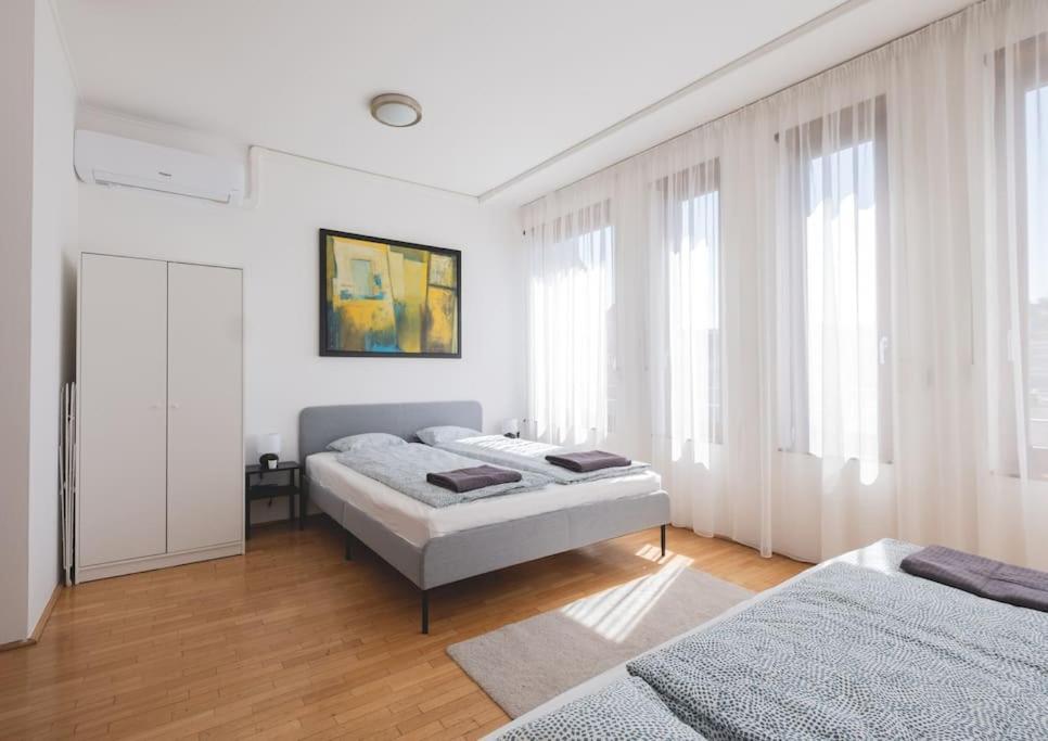 Ferienwohnung Bright Downtown Balcony Retreat Budapest Exterior foto