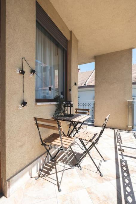 Ferienwohnung Bright Downtown Balcony Retreat Budapest Exterior foto
