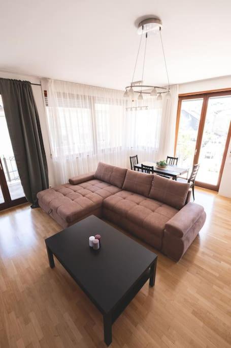 Ferienwohnung Bright Downtown Balcony Retreat Budapest Exterior foto