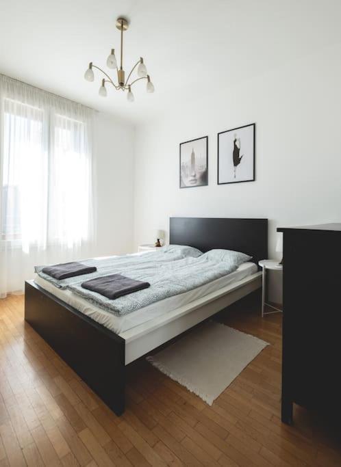 Ferienwohnung Bright Downtown Balcony Retreat Budapest Exterior foto