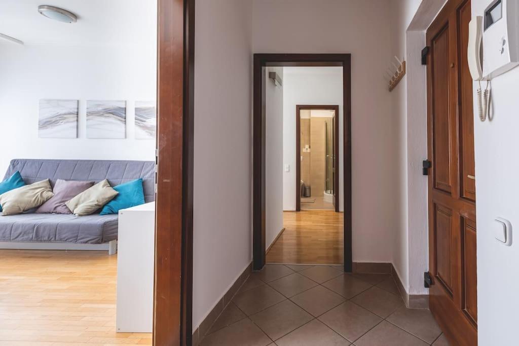 Ferienwohnung Bright Downtown Balcony Retreat Budapest Exterior foto